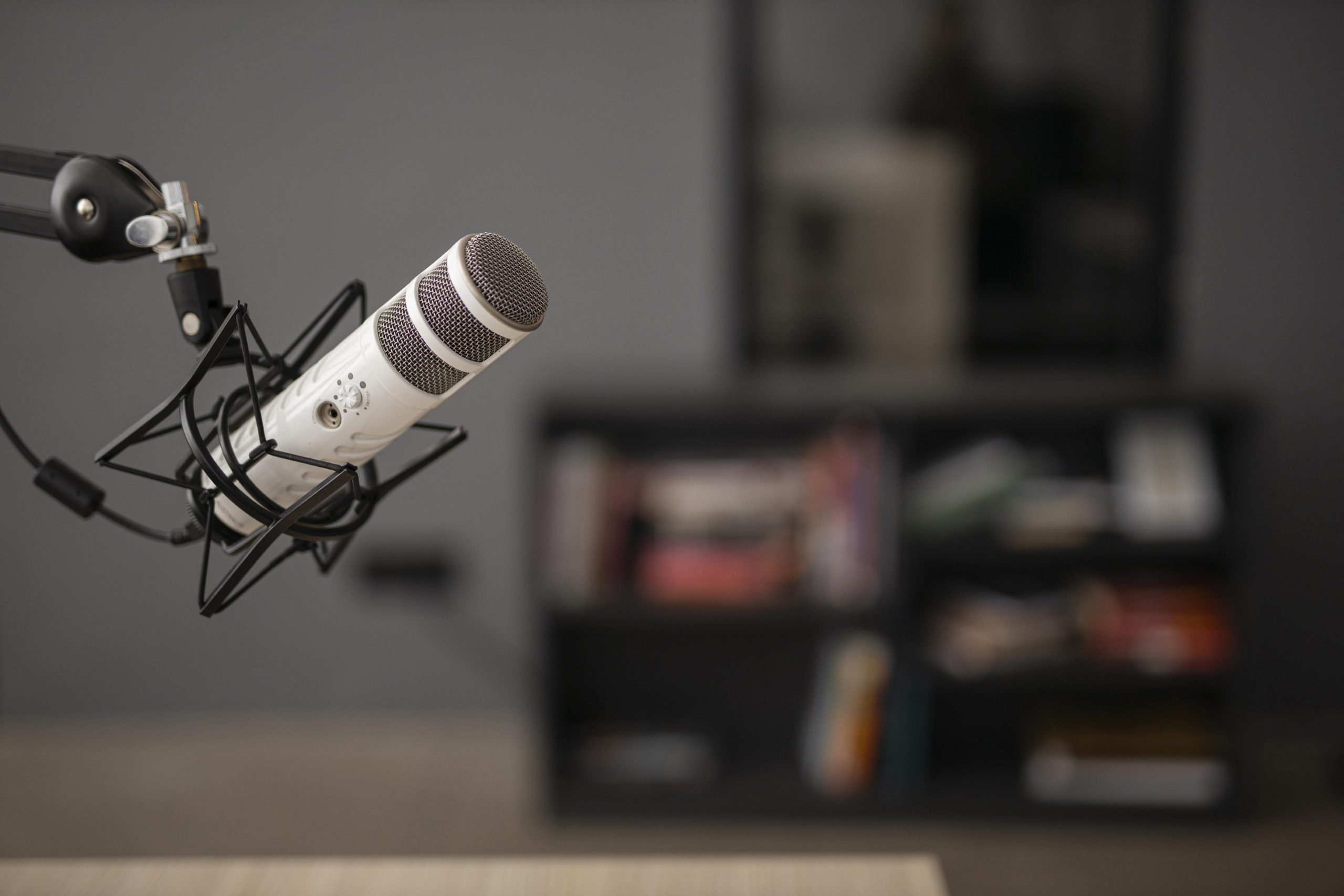 What Makes Radio Caravana a Cultural Icon in Broadcasting?